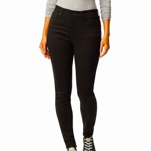 Levi Strauss Signature Gold Women's Totally Shaping High Rise Skinny Jeans